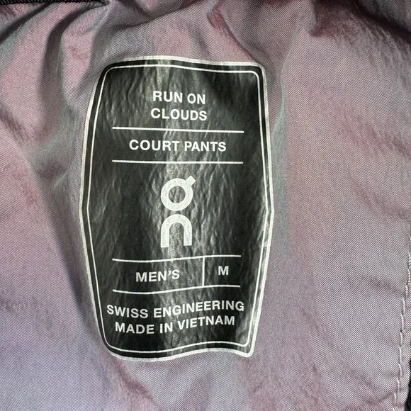 ON‎ CLOUD Tennis Court Pants Mesh Lined Mens Medium Two-Tone Purple Zip Up Cuff
